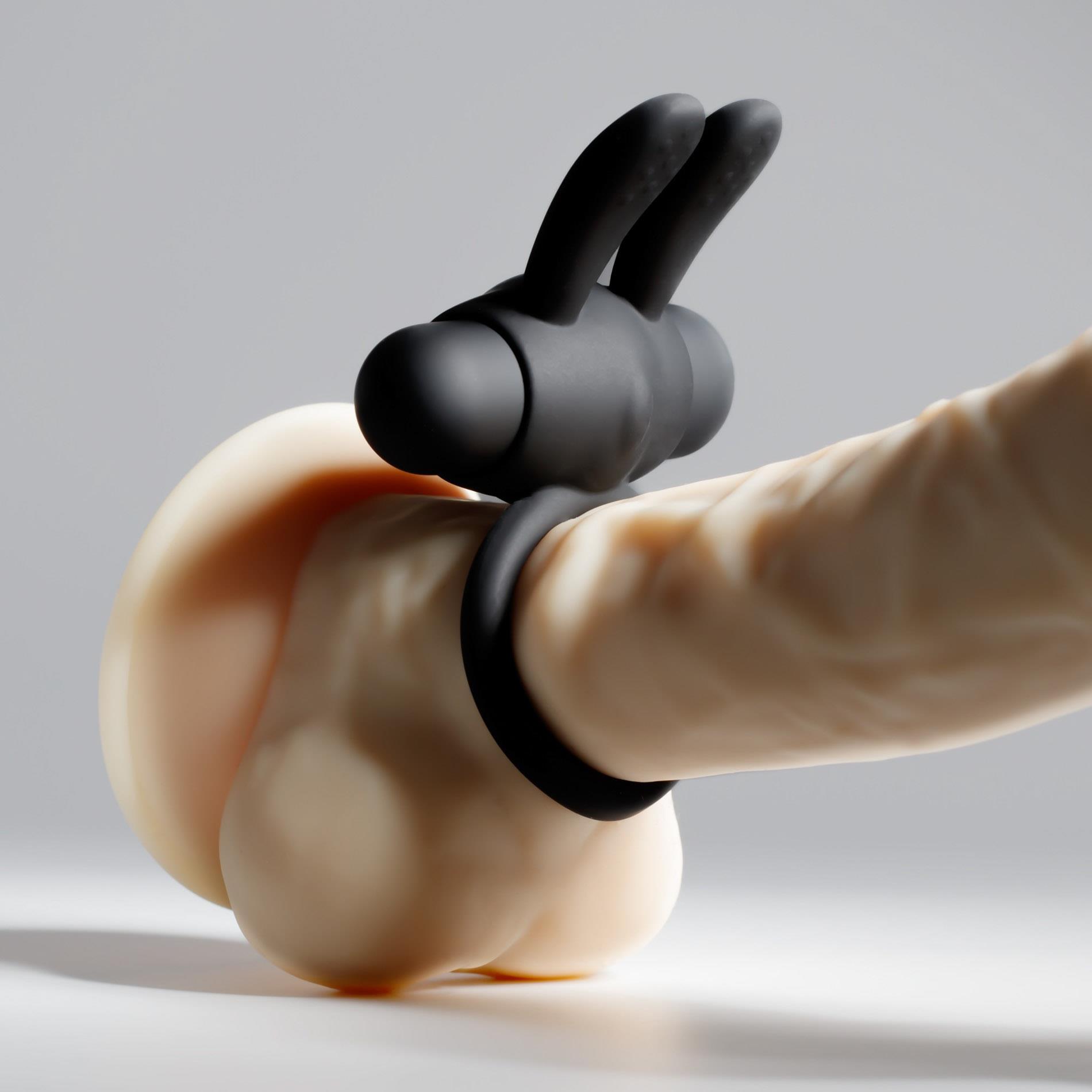 Crushious Pluto Cockring With Vibrating Bullet