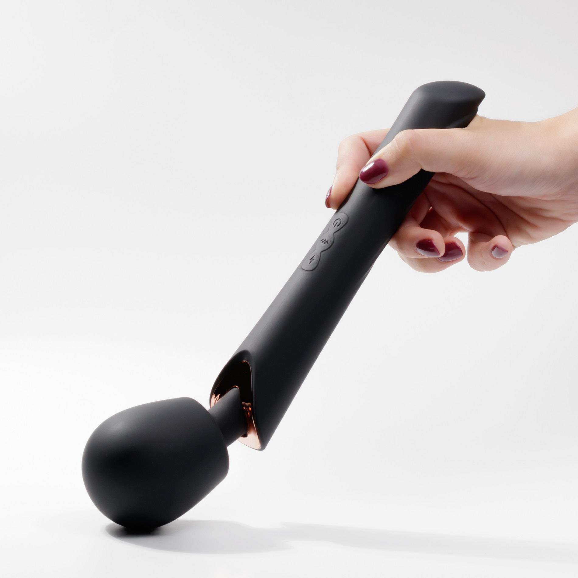 Crushious Holly Rechargeable Wand Massager Black