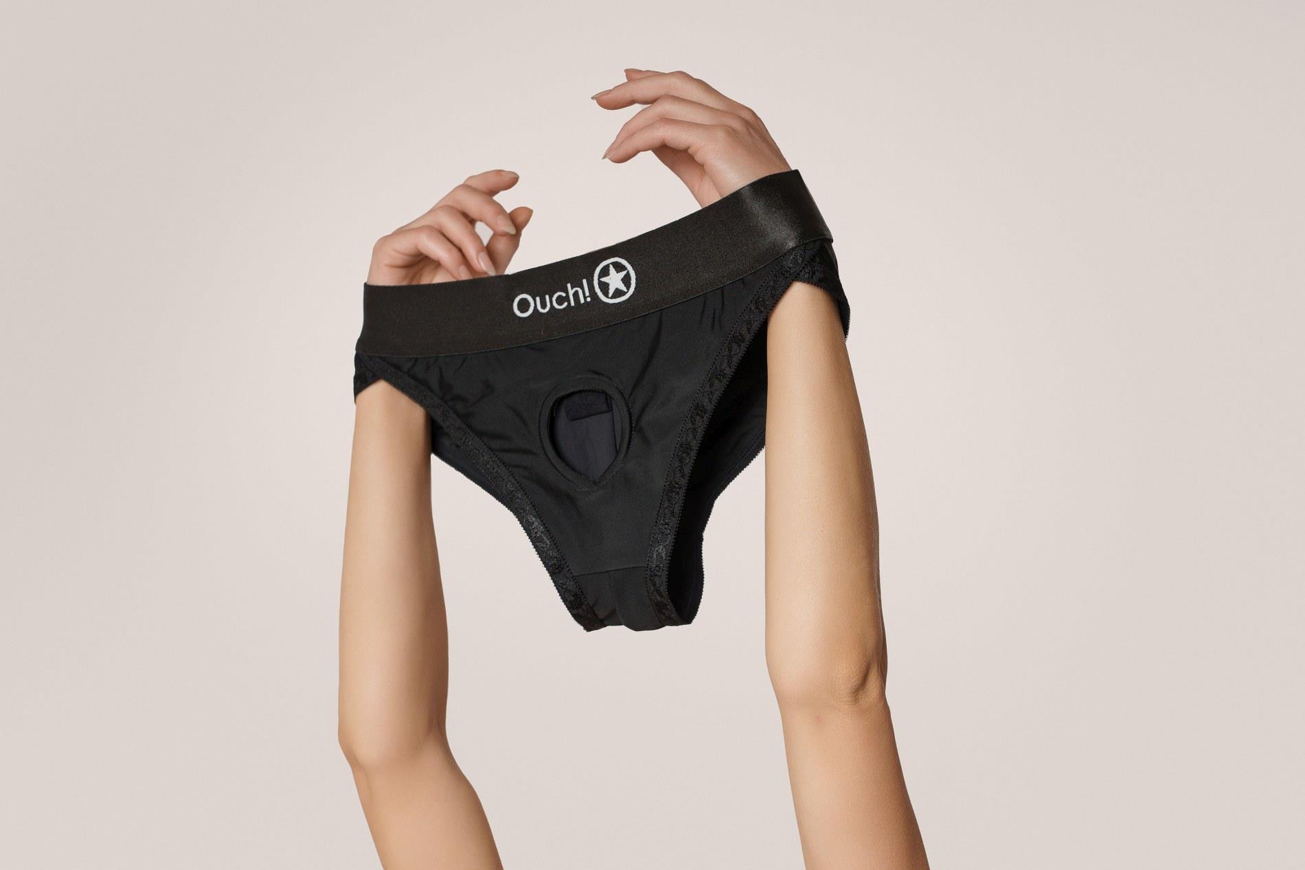 Vibrating Strap-On Hipster - M/L