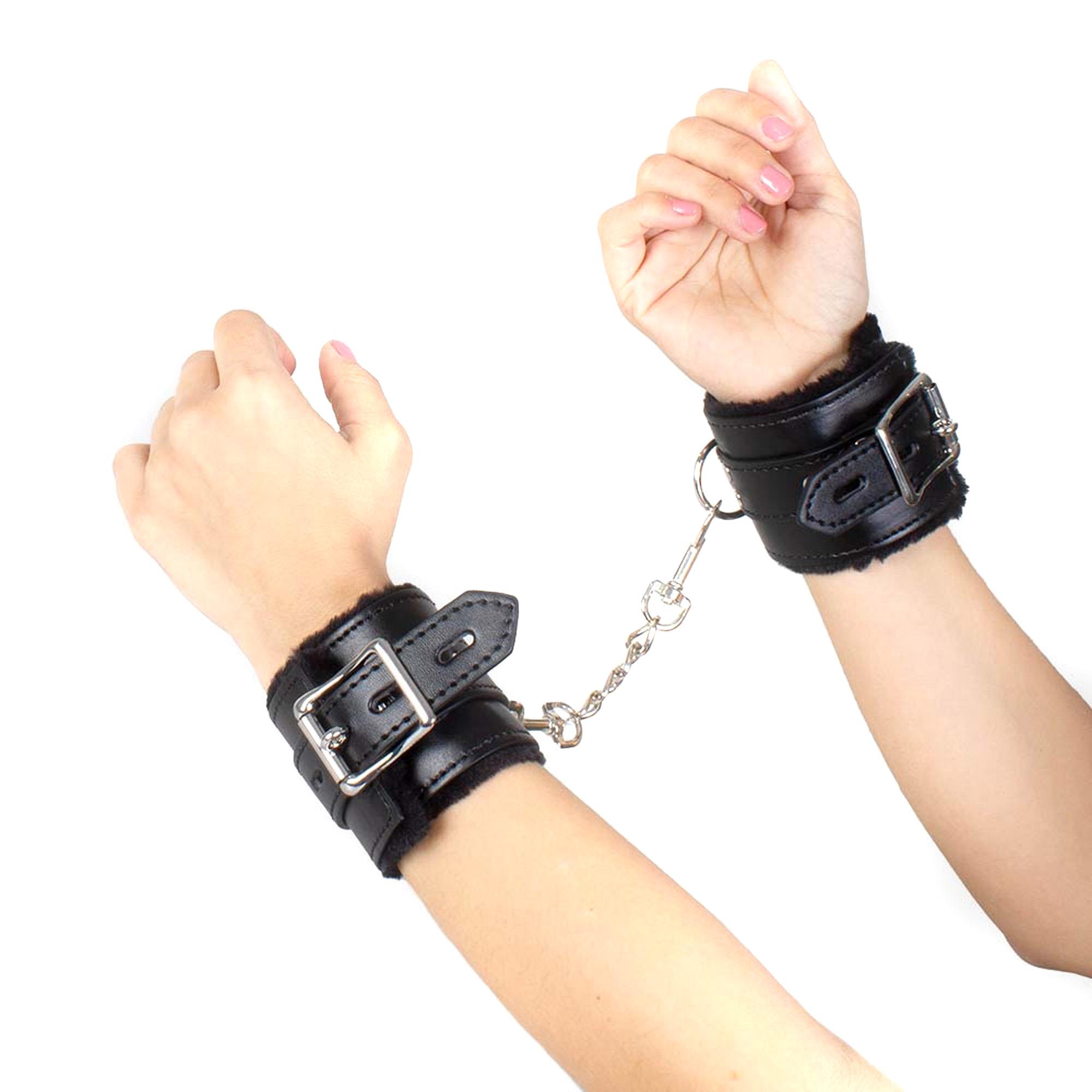 Kajdanki-Black Bondage Handcuffs Bdsm