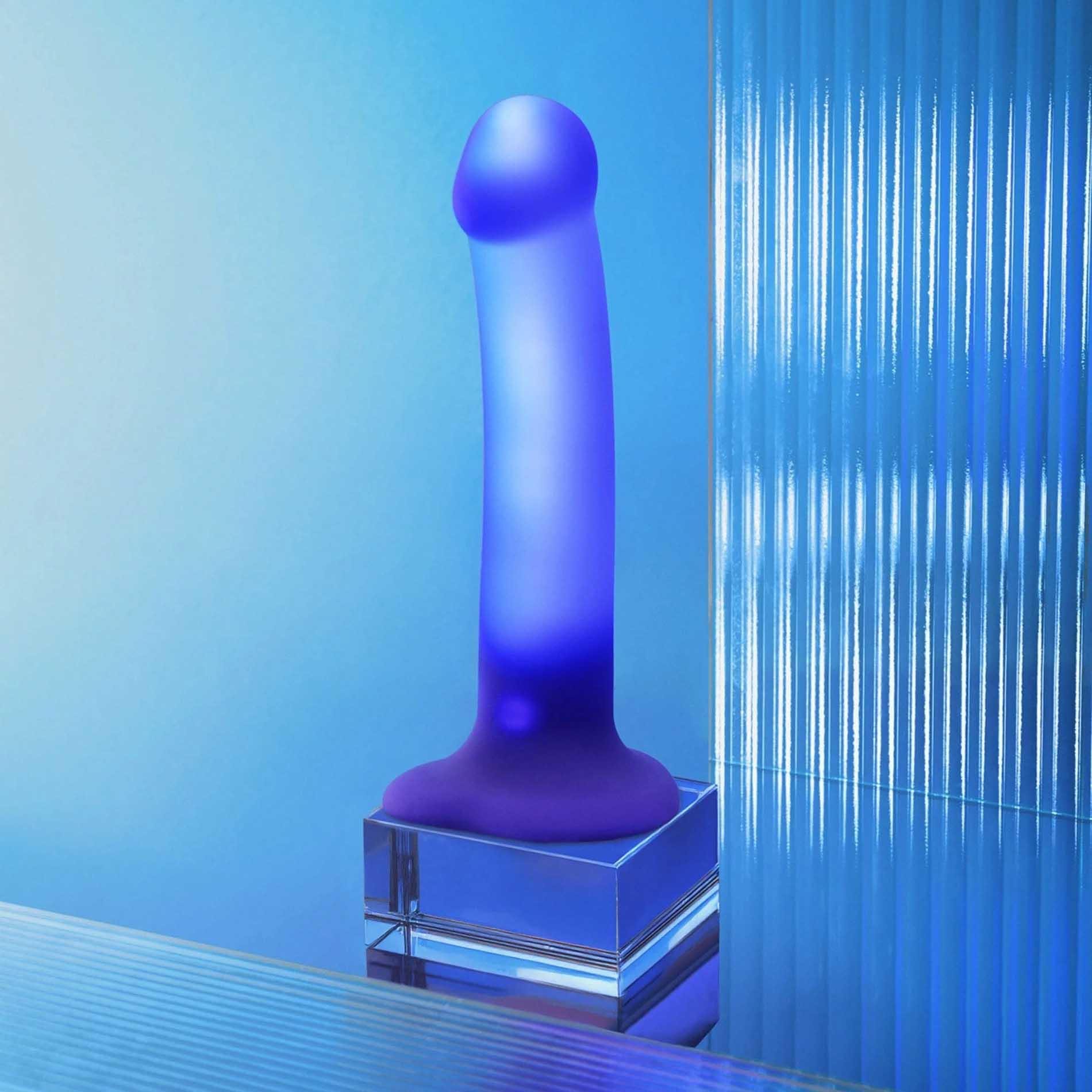 Glow-Led Dildo Purple - M